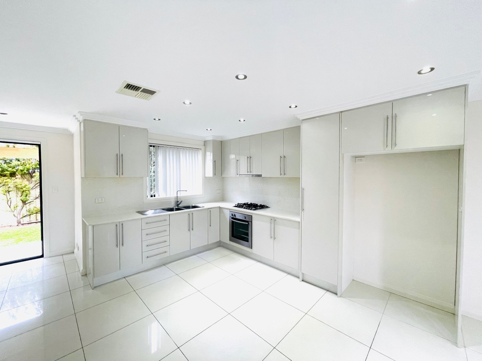 1 Green Lane KOGARAH 3
