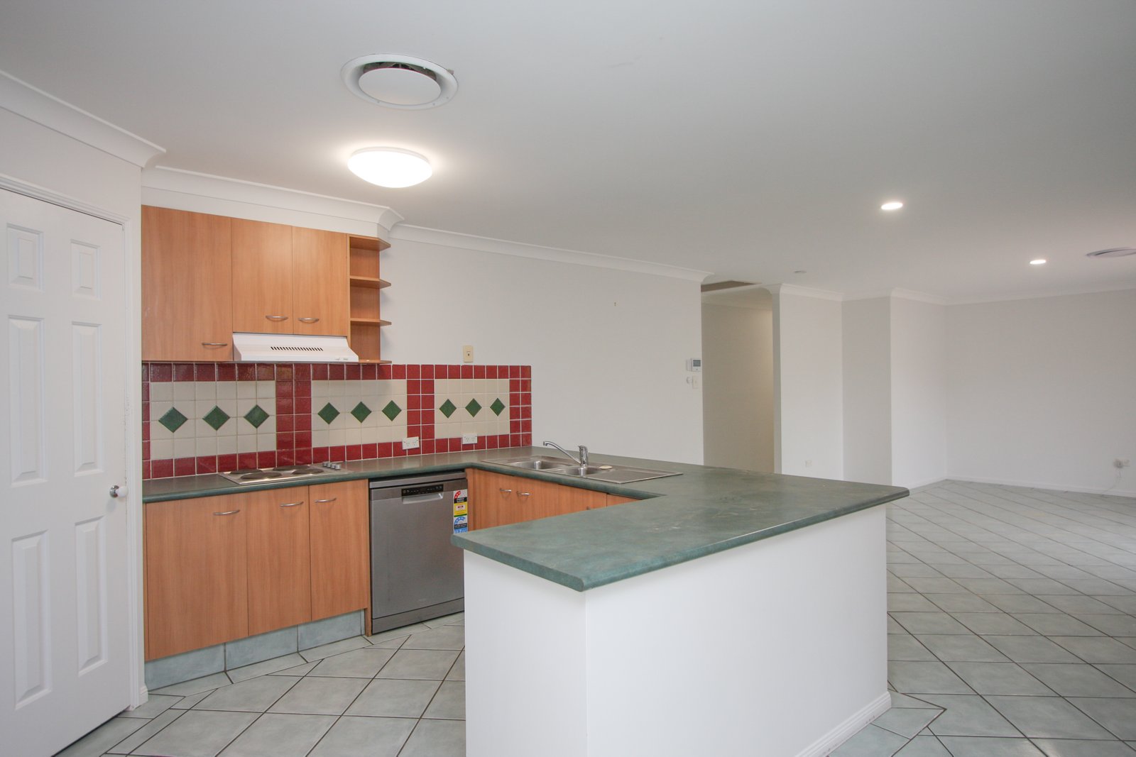 1 Gumleaf Drive MOLENDINAR 4