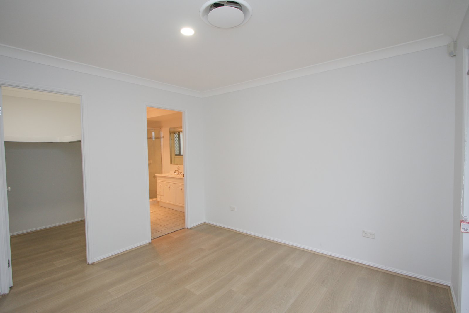1 Gumleaf Drive MOLENDINAR 8