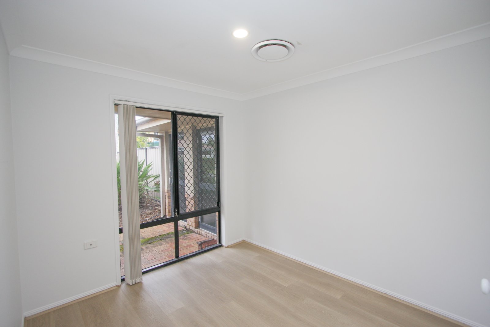 1 Gumleaf Drive MOLENDINAR 12