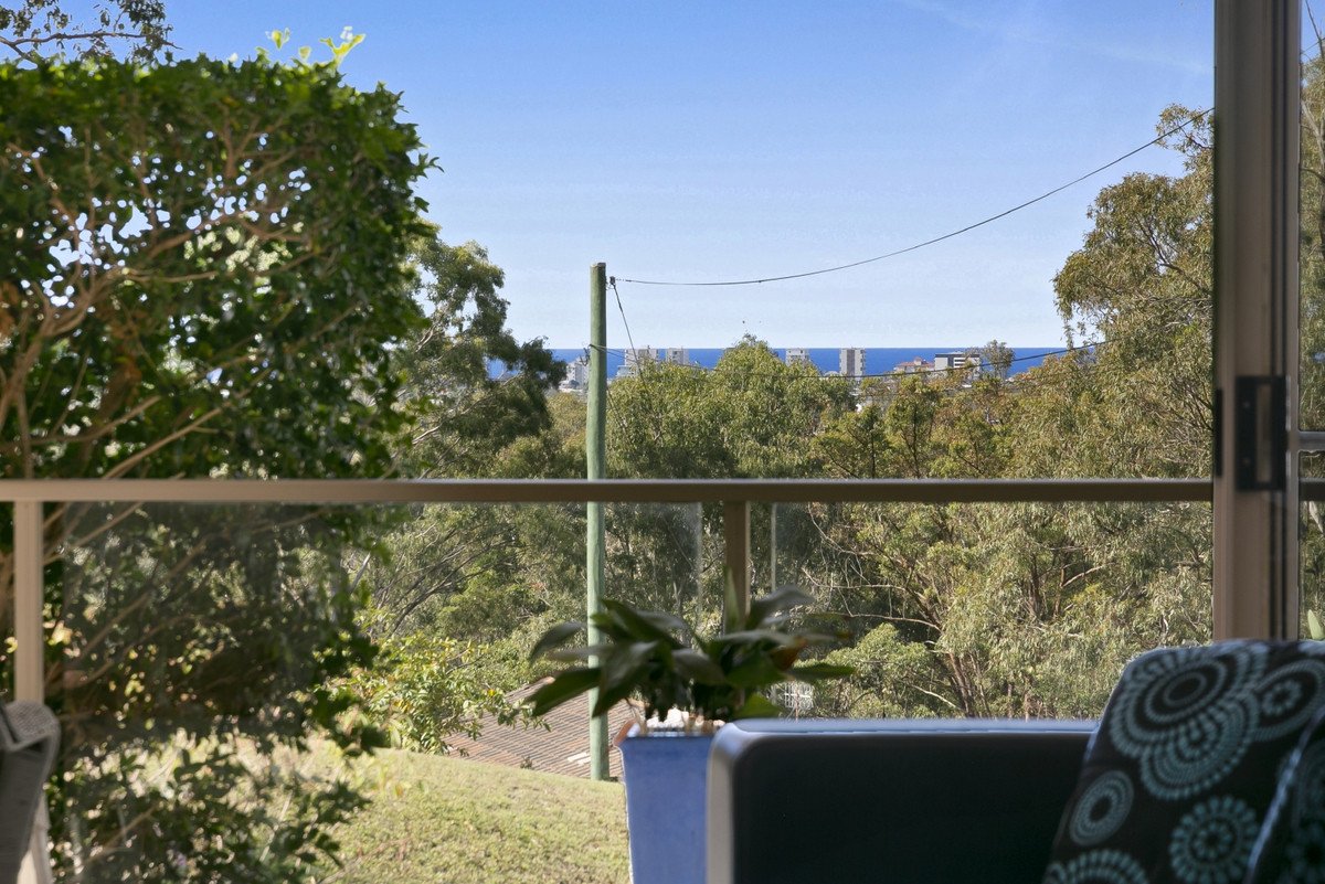 1 Harmes Place Tallebudgera 18