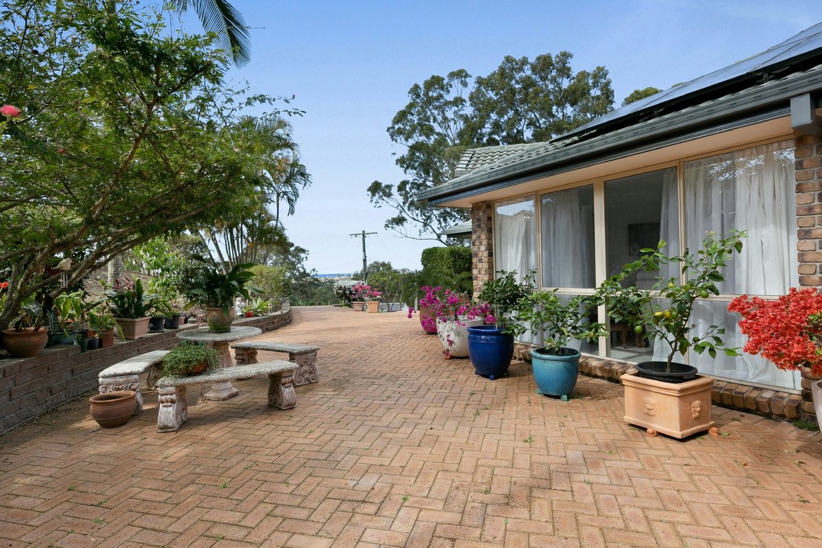 1 Harmes Place Tallebudgera 30