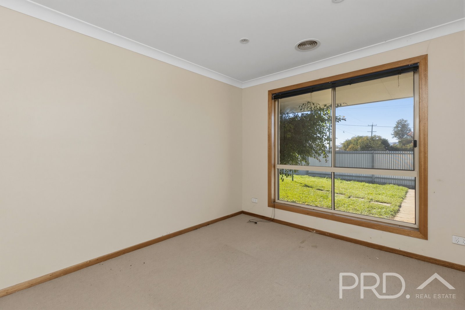 1 Harris Street TUMUT 11