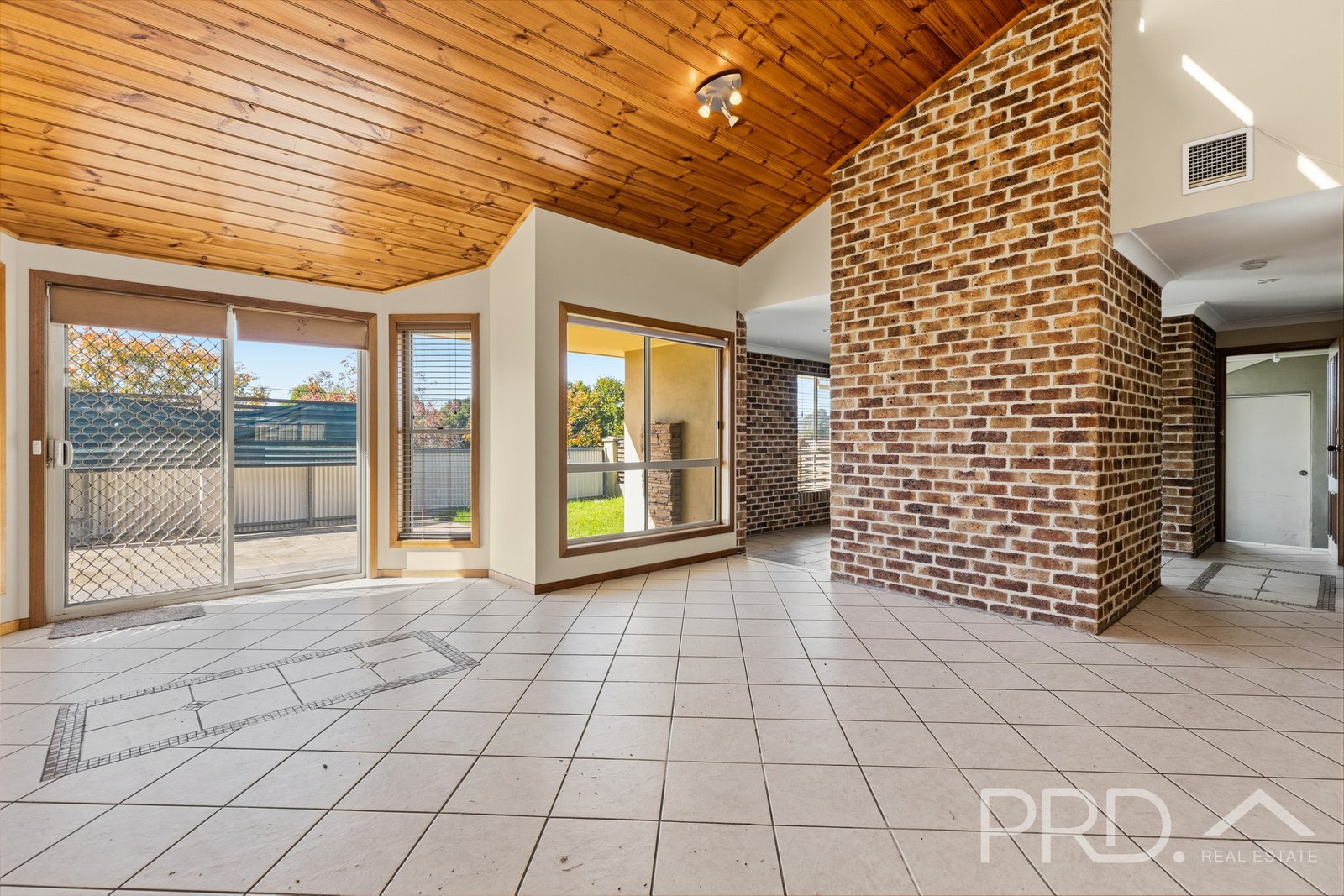 1 Harris Street TUMUT 14