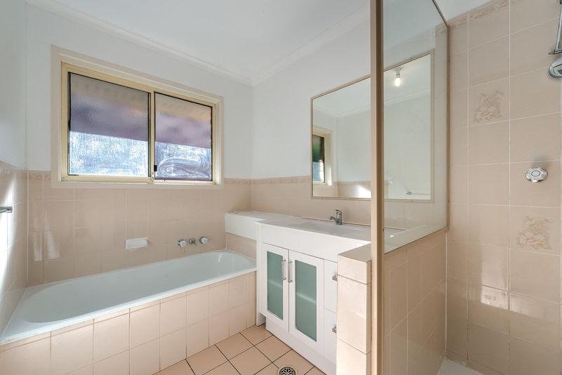 1 Hauff Close EAGLEBY 5