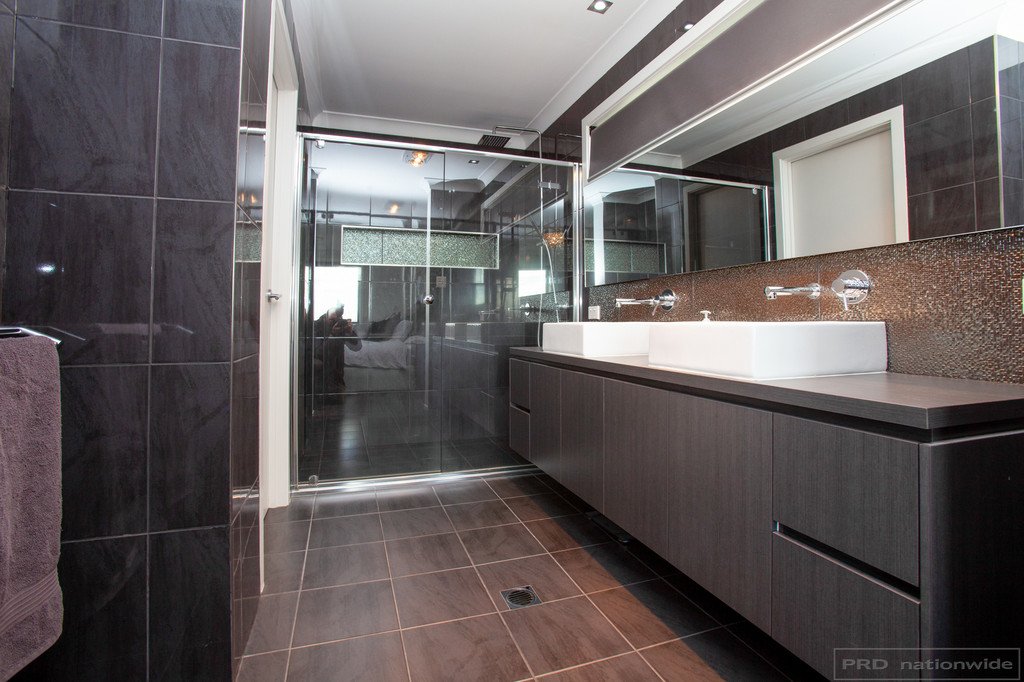 1 Hero Way GILLIESTON HEIGHTS 14