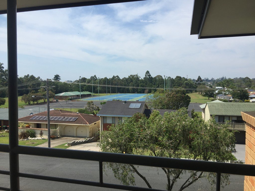 1 Hillview Crescent COFFS HARBOUR 2