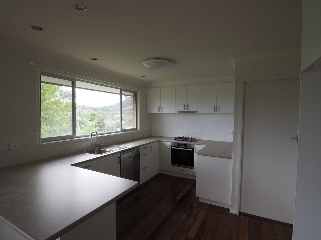 1 Hillview Crescent COFFS HARBOUR 2