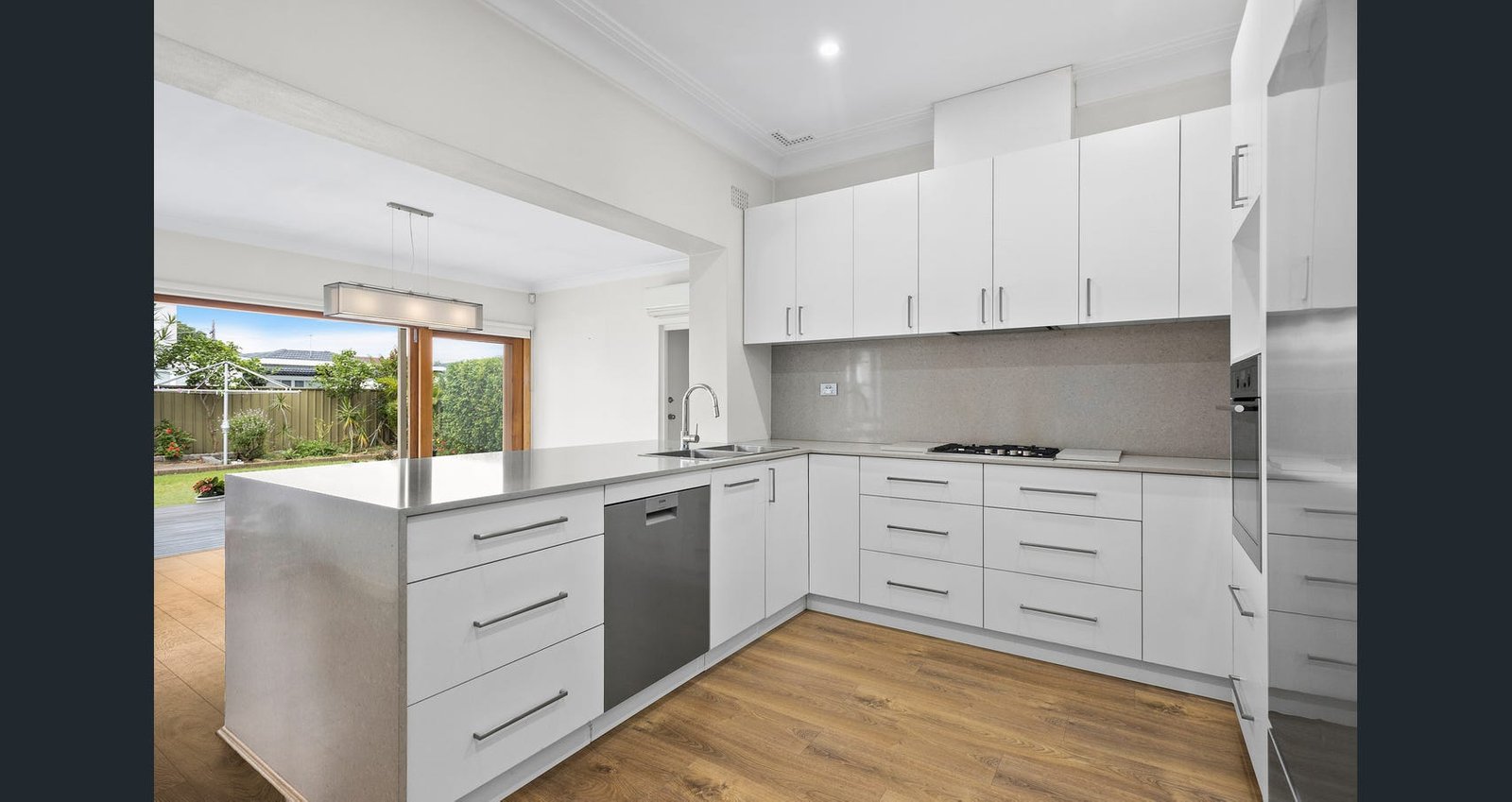 1 Hillview Street SANS SOUCI 2