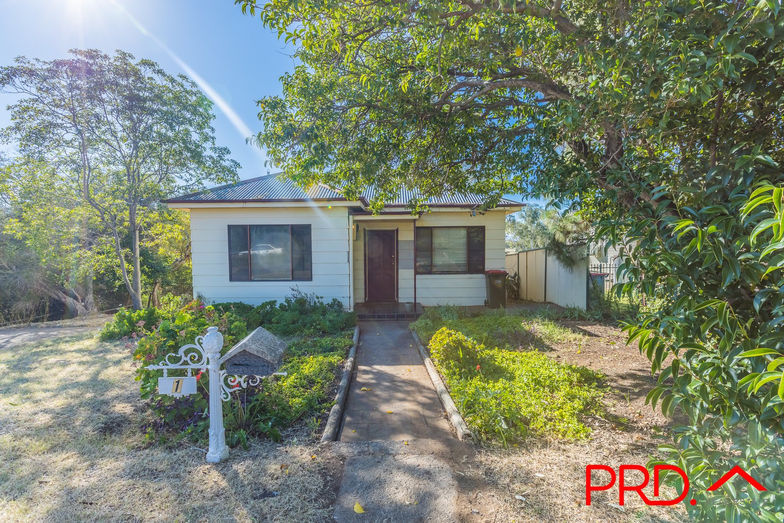 1 Hilton Street TAMWORTH 1