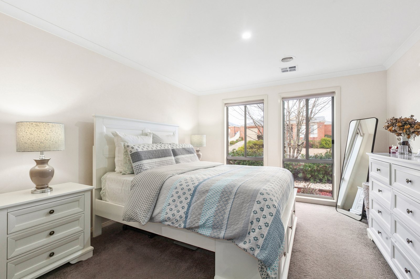 Gallery: 1 Holman Road