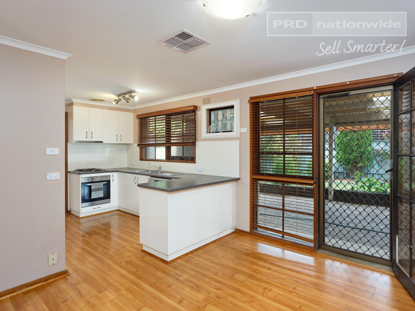 1 Ilex Street LAKE ALBERT 2