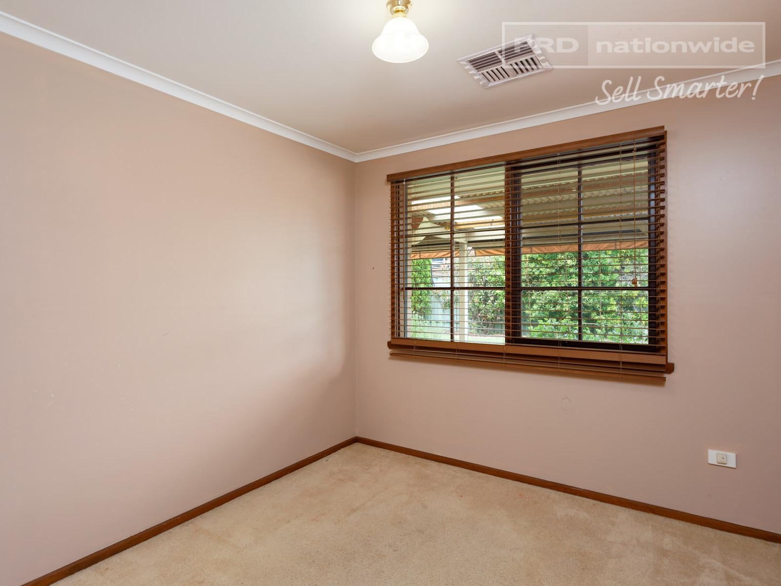 1 Ilex Street LAKE ALBERT 9