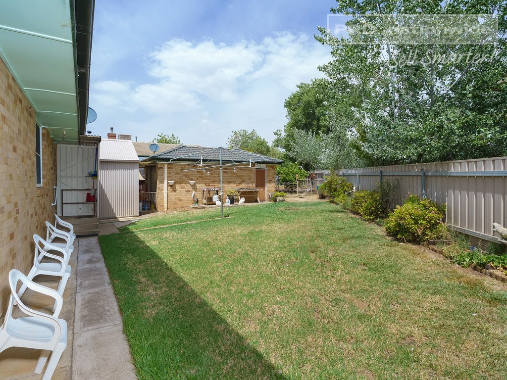 1 Immarna Place KOORINGAL 8