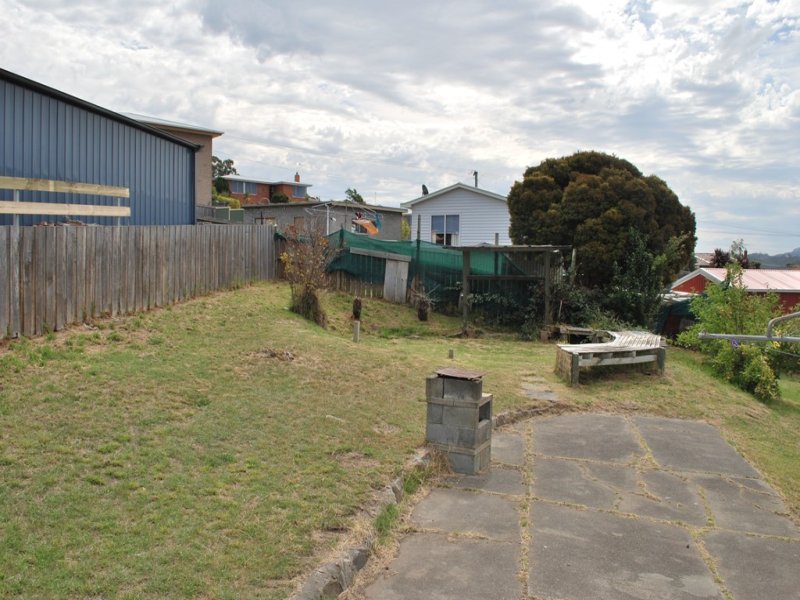 1 Irandi Street MORNINGTON 4