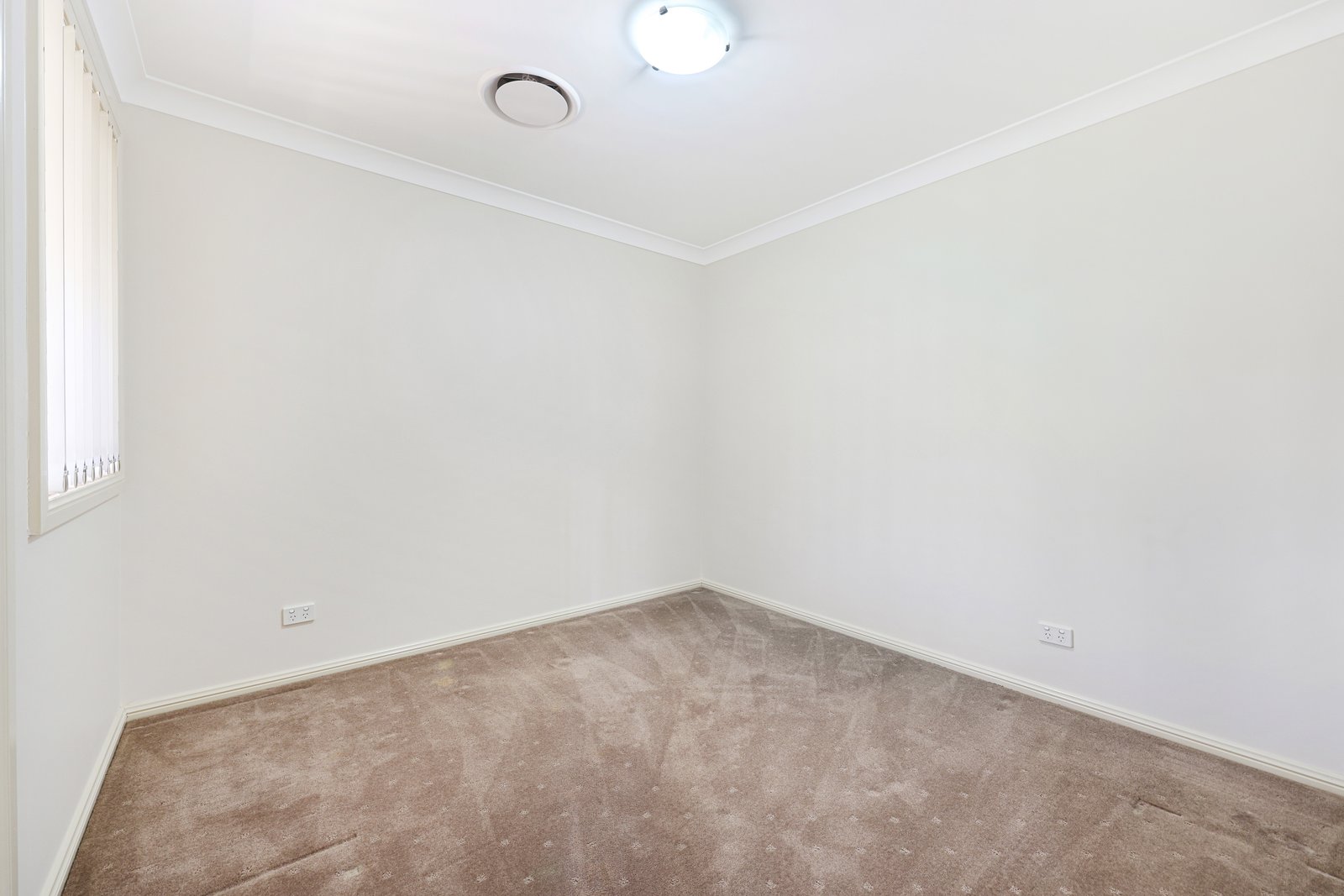1 Iris Close KOOTINGAL 9