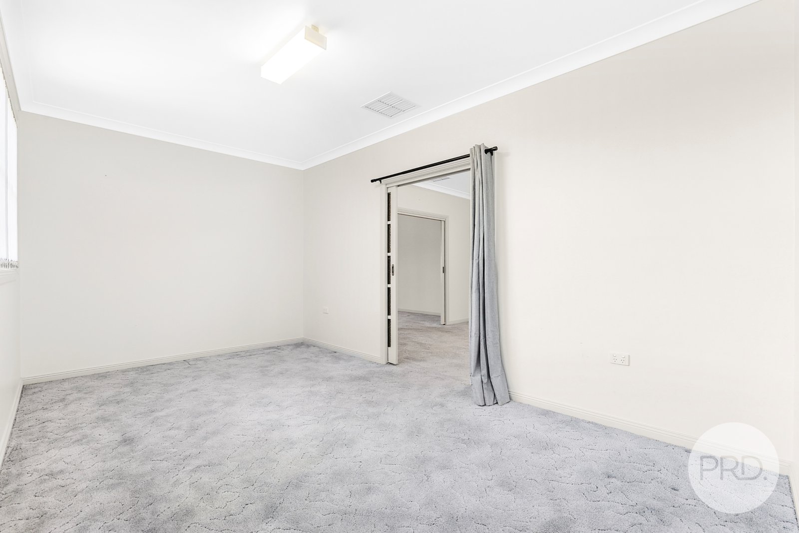 1 Irvine Street KOOTINGAL 11