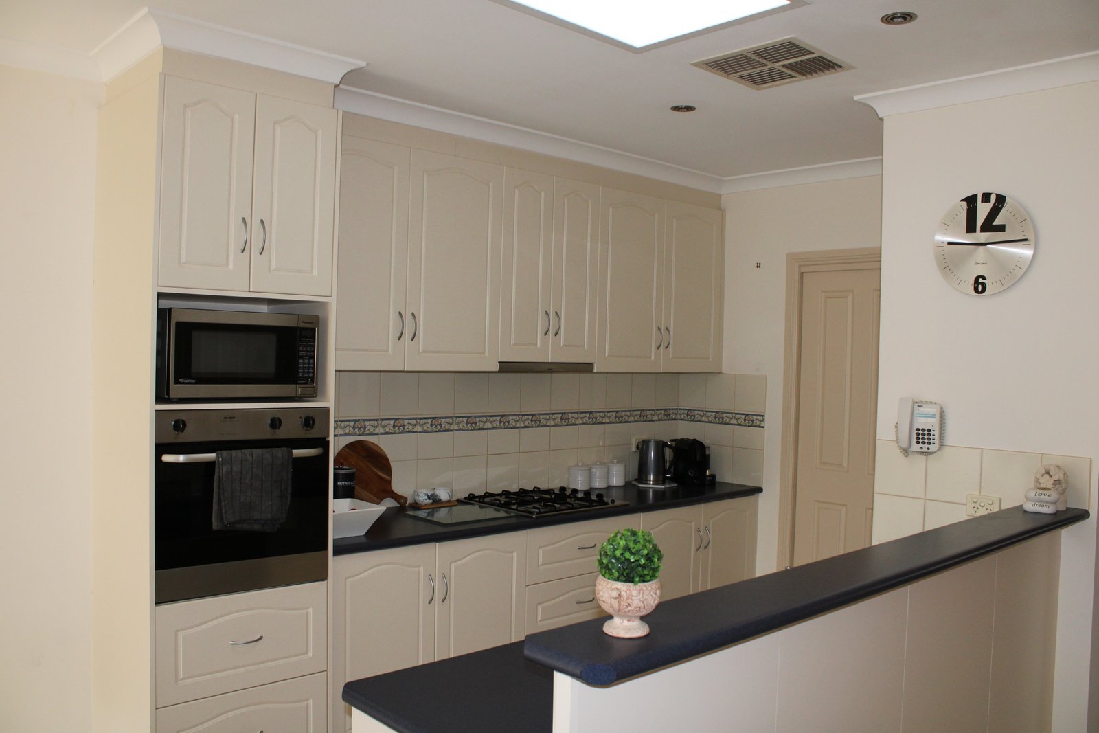 Gallery: 1 Janmar Court