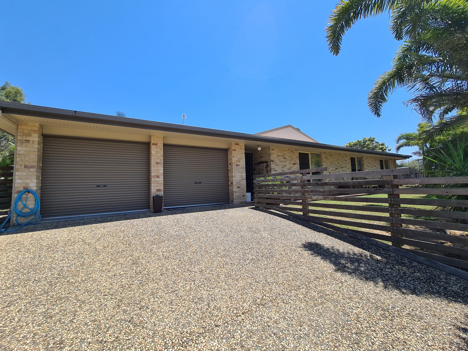 1 JARRAH Drive BOYNE ISLAND 1