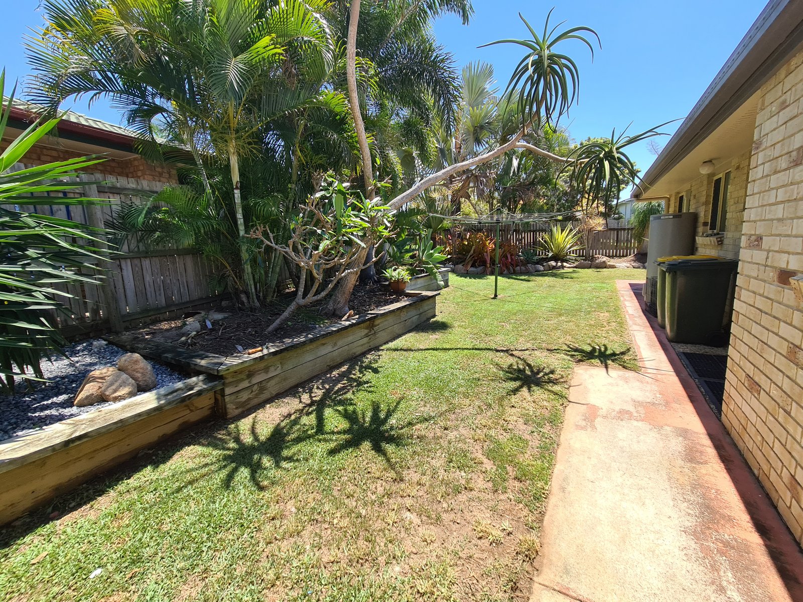 1 JARRAH Drive BOYNE ISLAND 14