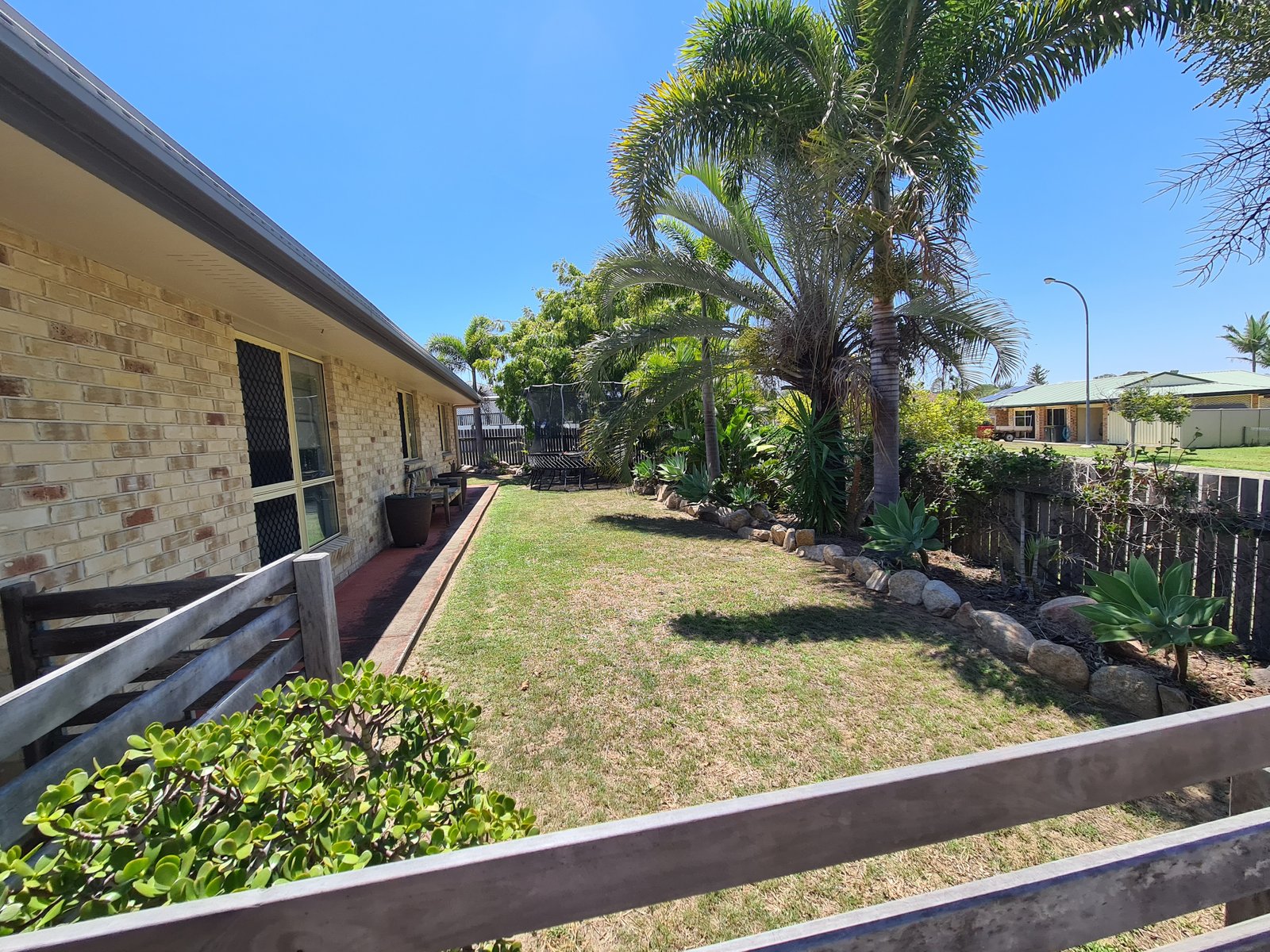 1 JARRAH Drive BOYNE ISLAND 17