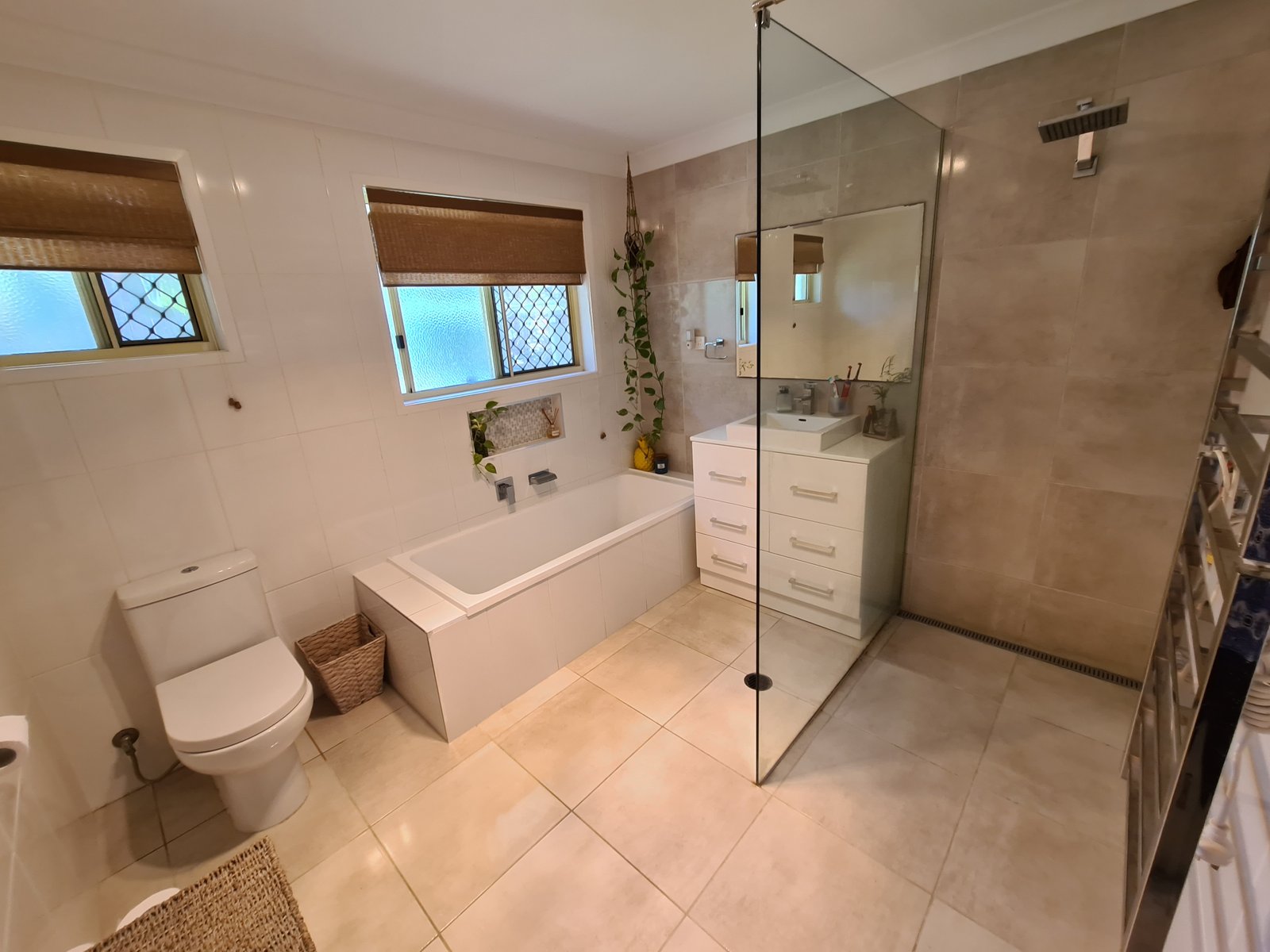1 JARRAH Drive BOYNE ISLAND 4