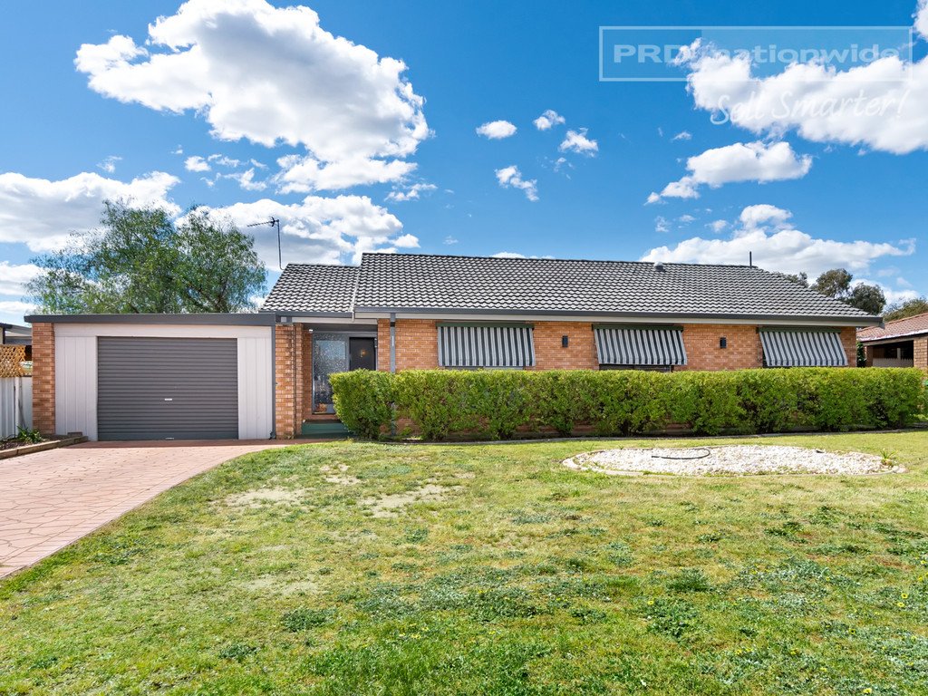 1 Jasmin Crescent LAKE ALBERT 1