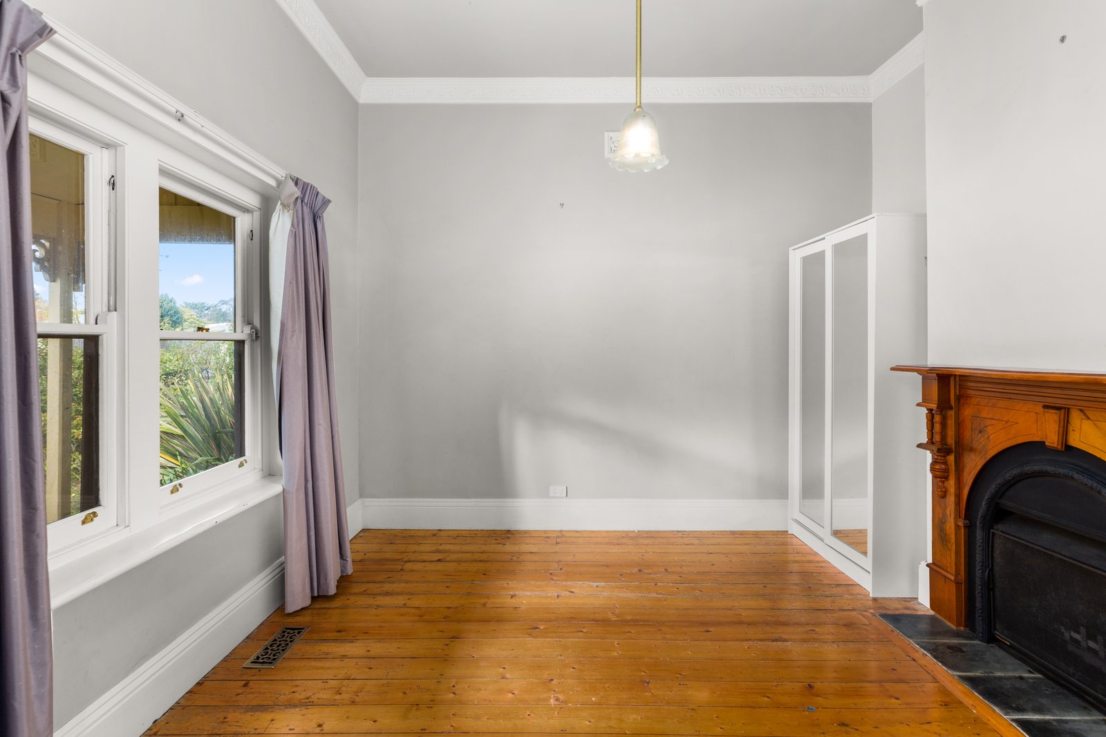 Real Estate and Property in 1 Jeffreys Street, Woodend, VIC