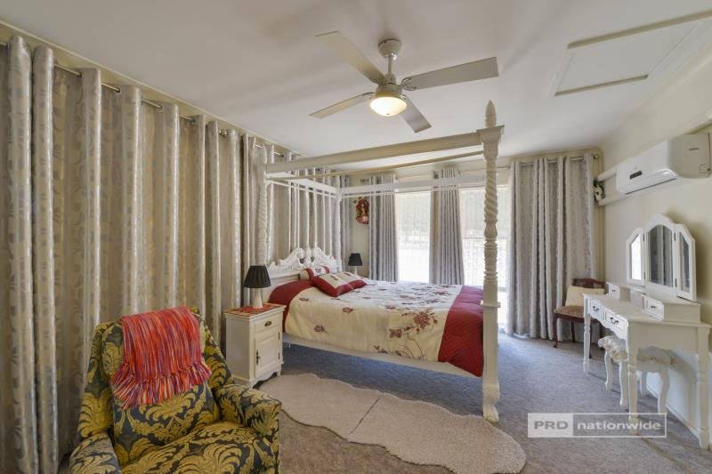 1 Jemmy Place TAMWORTH 4
