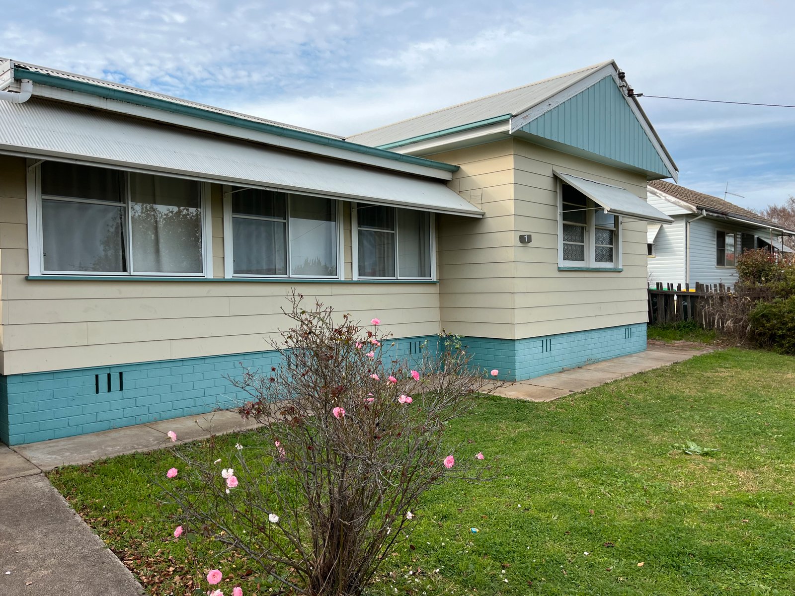 1 John Street TAMWORTH 2