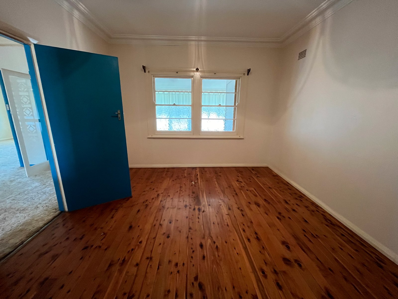 1 John Street TAMWORTH 4