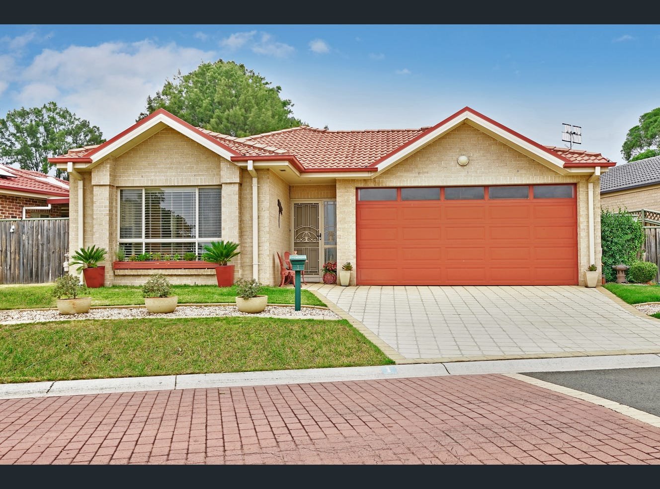 1 Kalbarri Grove KANAHOOKA 2