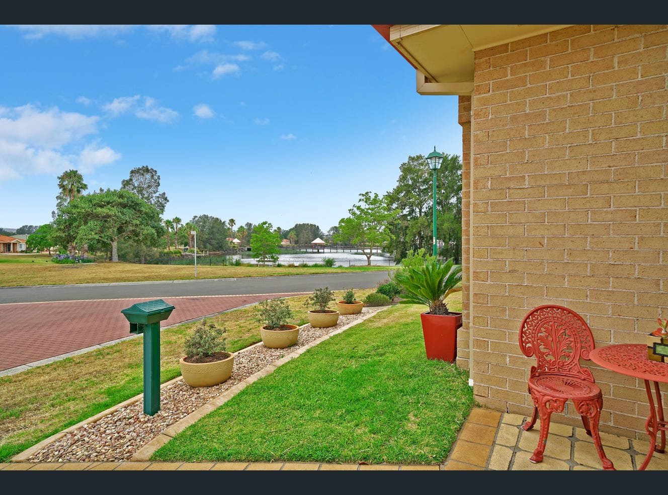 1 Kalbarri Grove KANAHOOKA 3