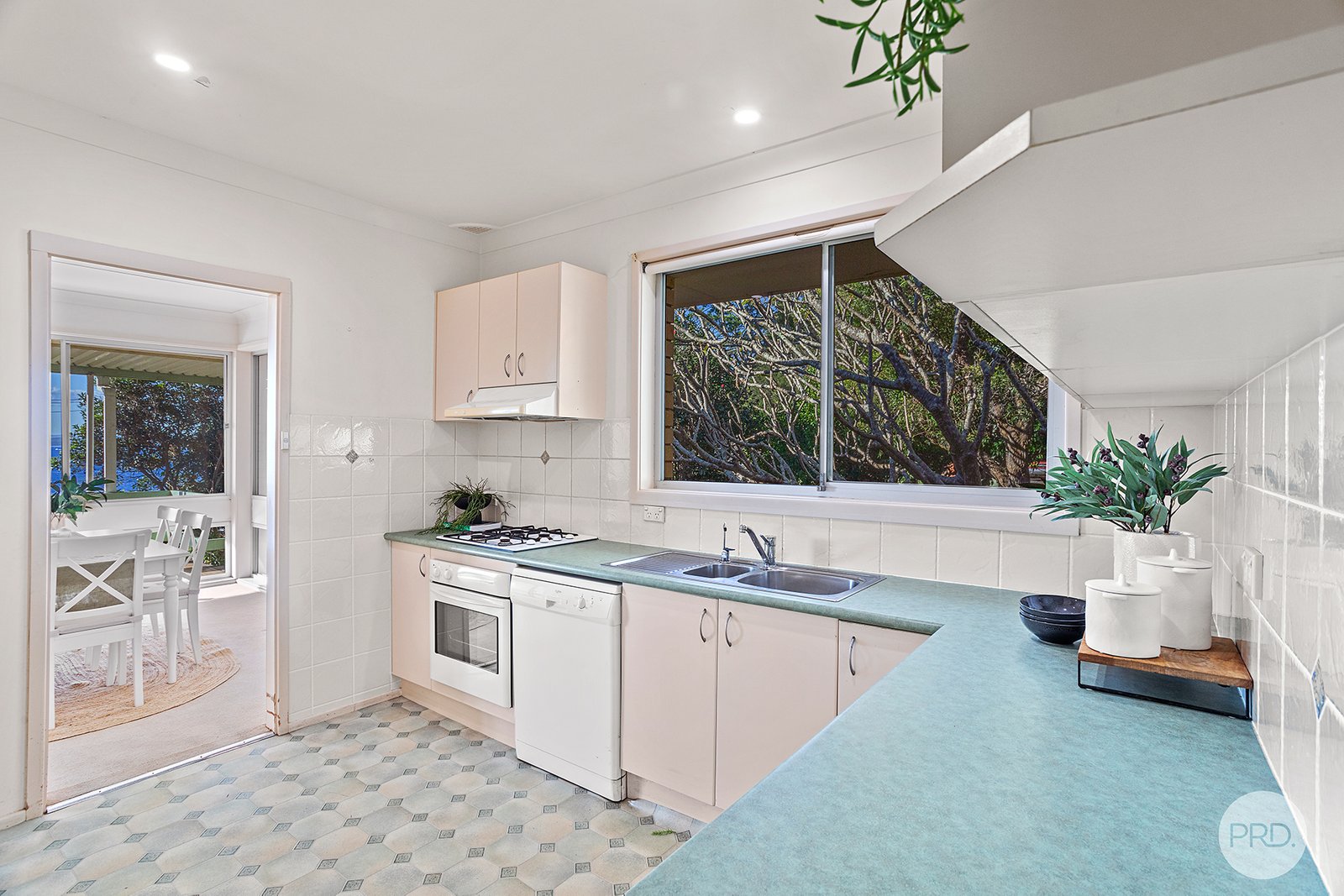 1 Kanangra Avenue CORLETTE 9