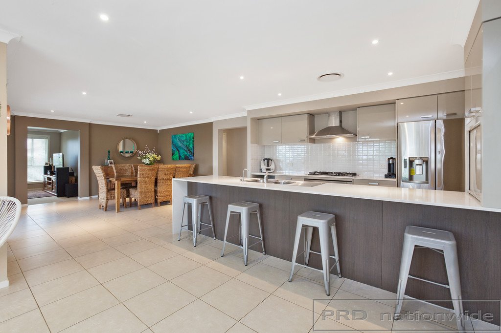 1 Kawana Way ABERGLASSLYN 9