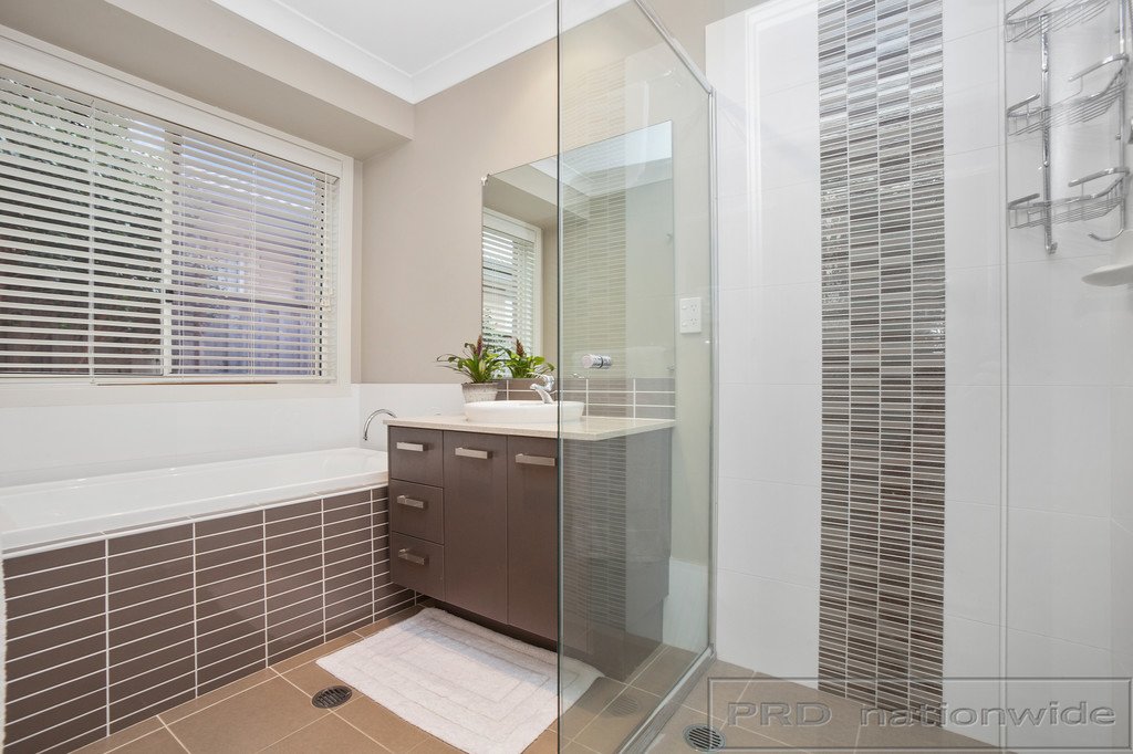 1 Kawana Way ABERGLASSLYN 19