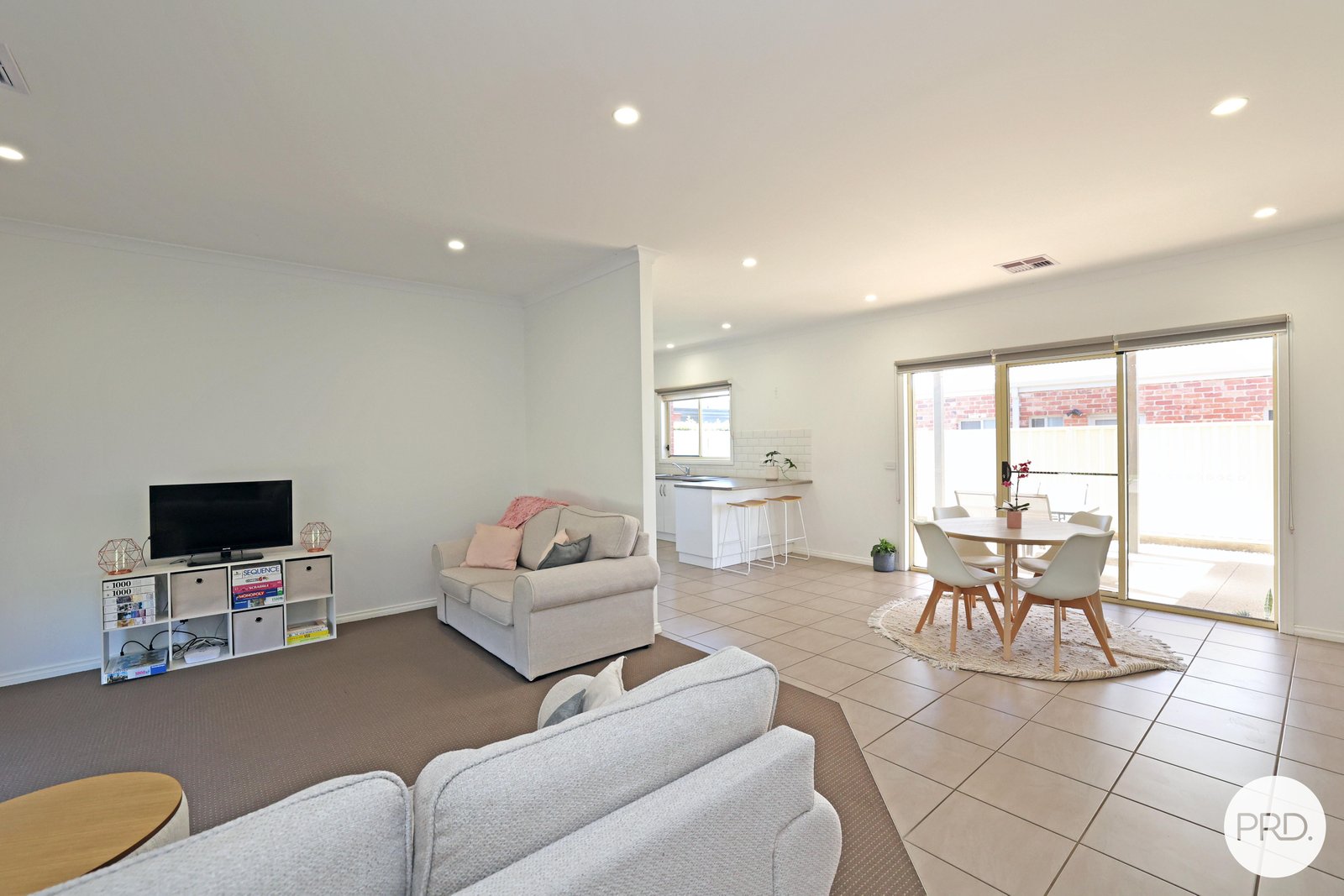 1 Kensington Court IRYMPLE 6