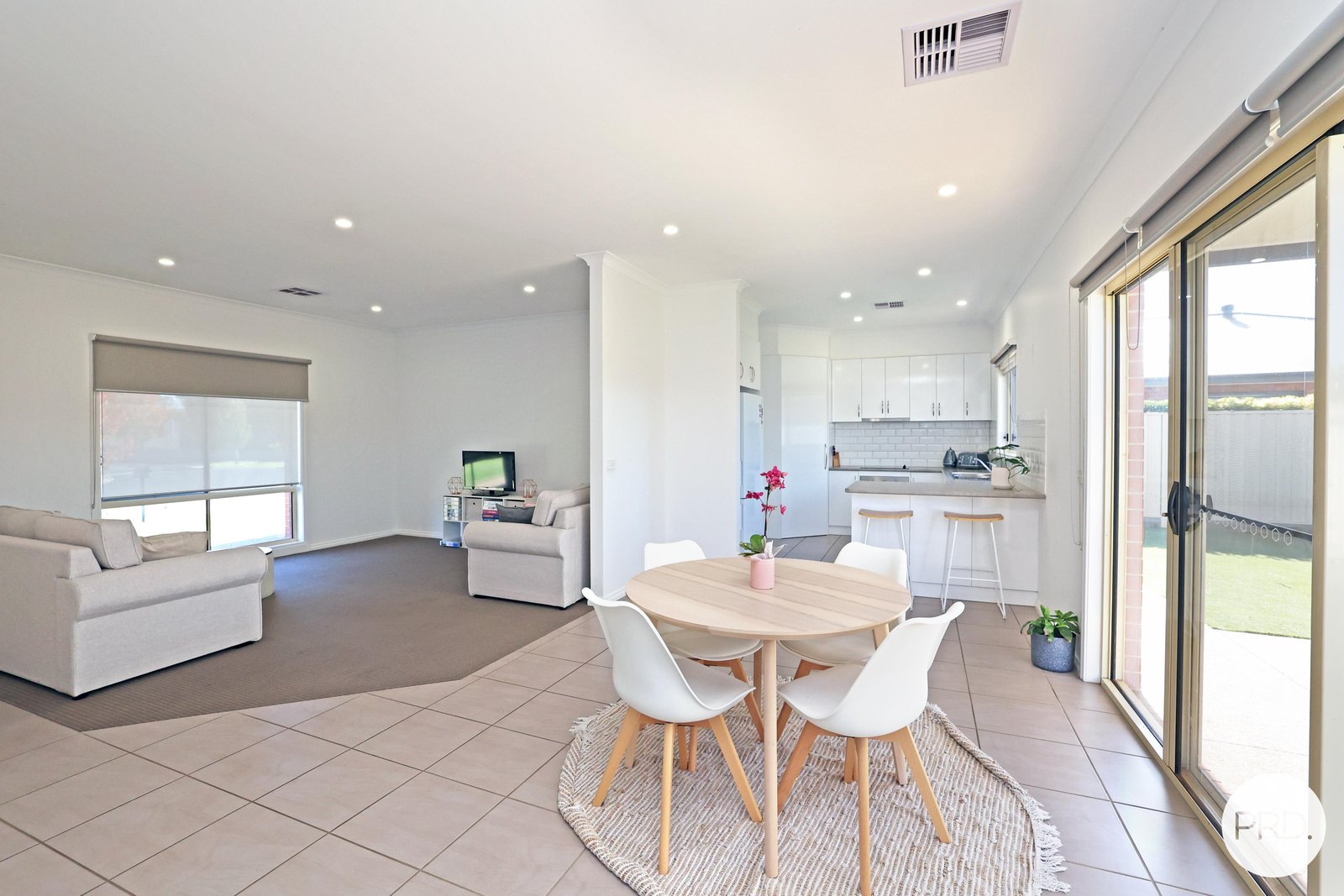 1 Kensington Court IRYMPLE 7