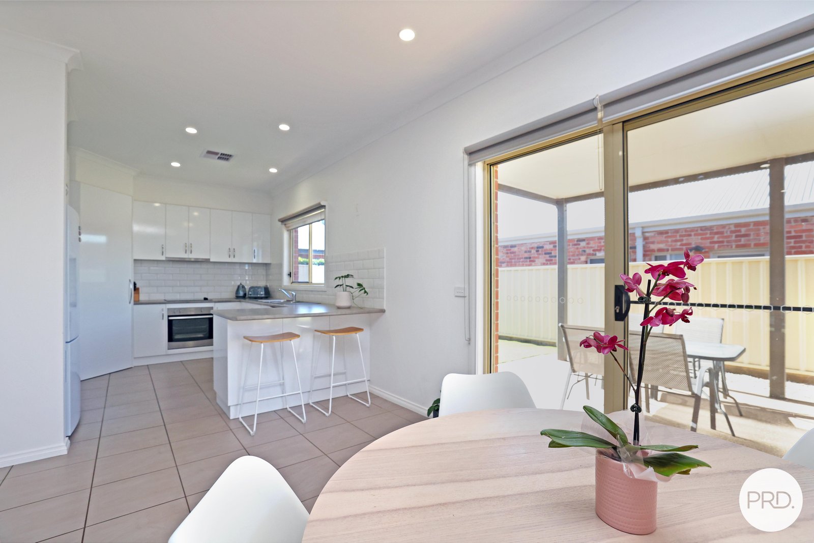 1 Kensington Court IRYMPLE 8