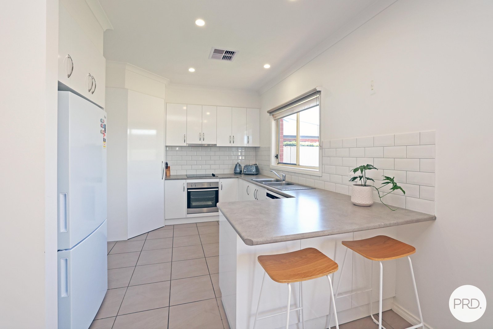 1 Kensington Court IRYMPLE 10