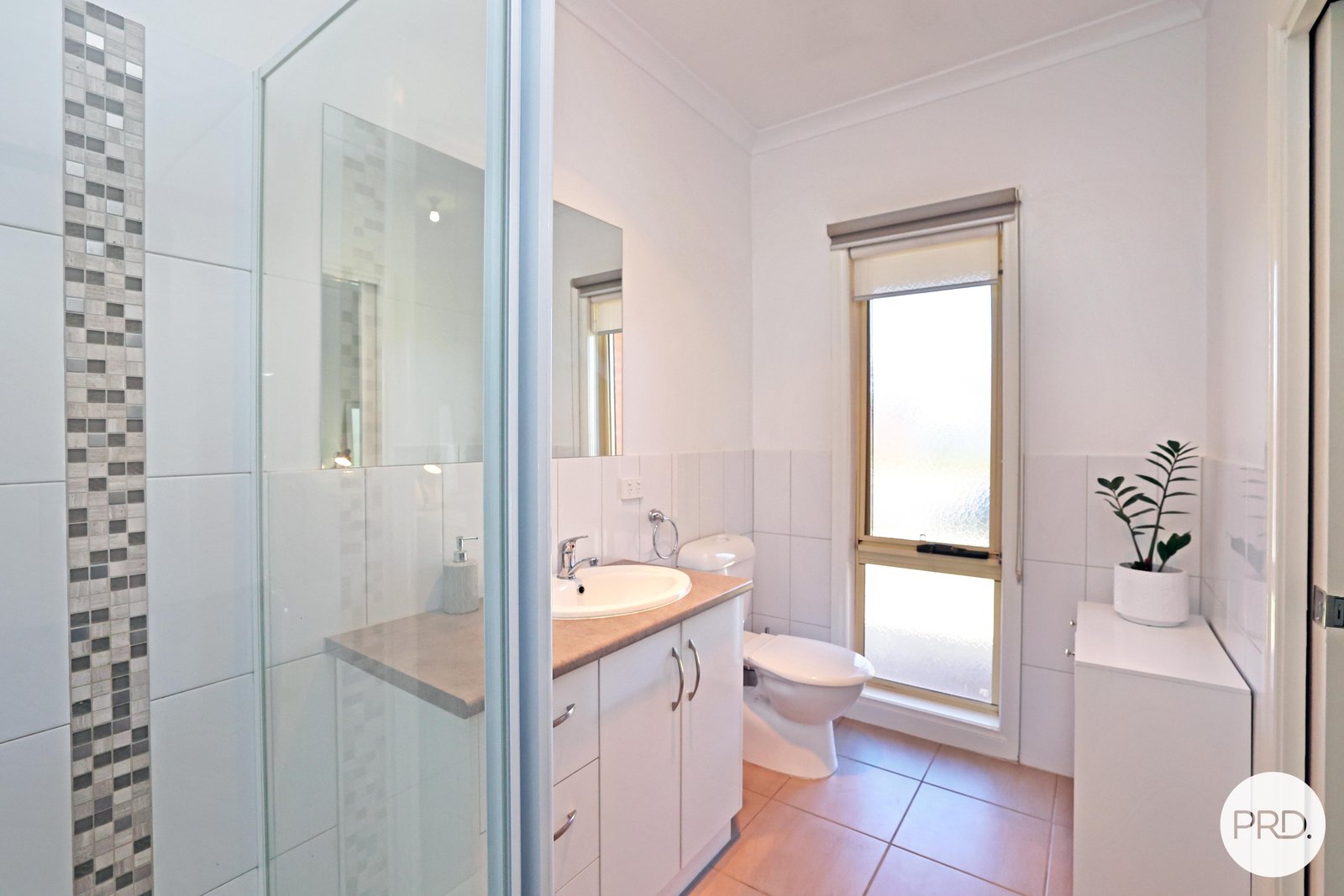 1 Kensington Court IRYMPLE 15