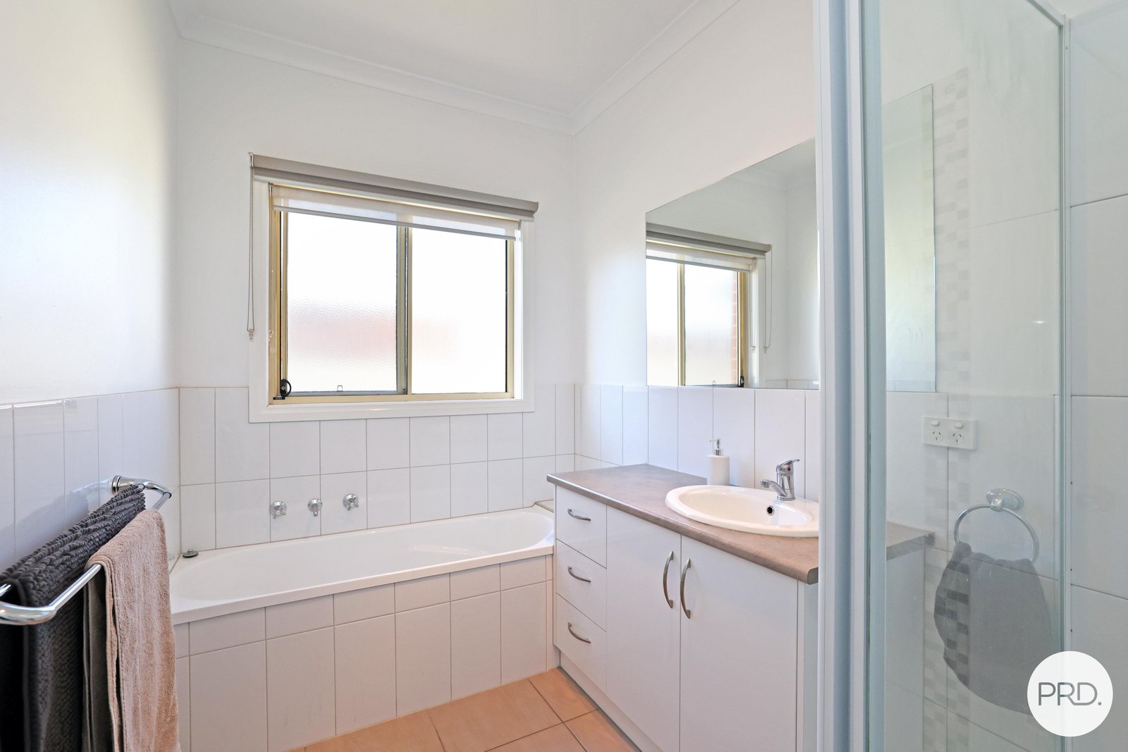 1 Kensington Court IRYMPLE 17