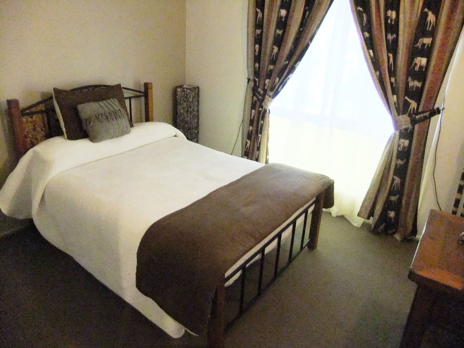 1 Kindilan Court BOYNE ISLAND 8