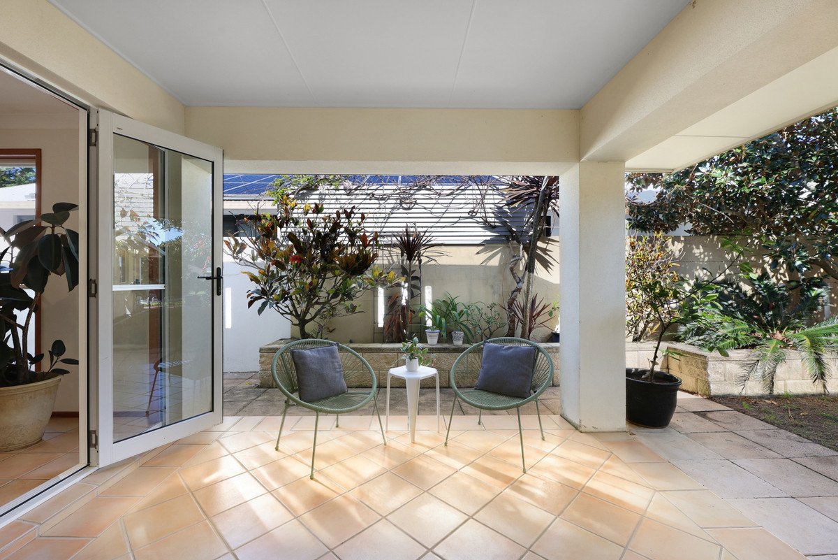 1 Kingfish Court Palm Beach 21