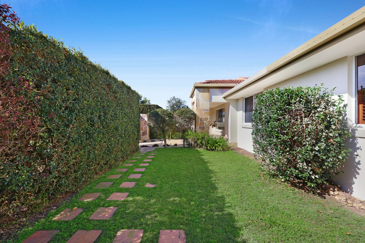 1 Kingfish Court Palm Beach 25