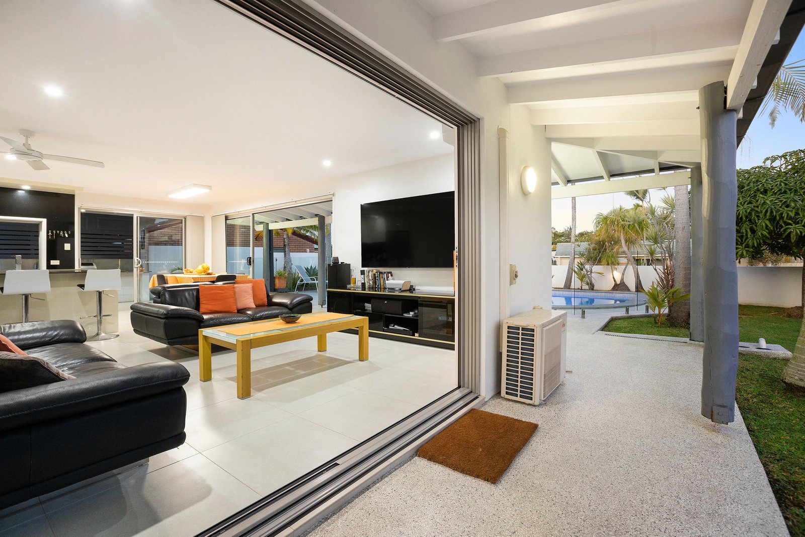 1 Koolewong Parade ASHMORE 5