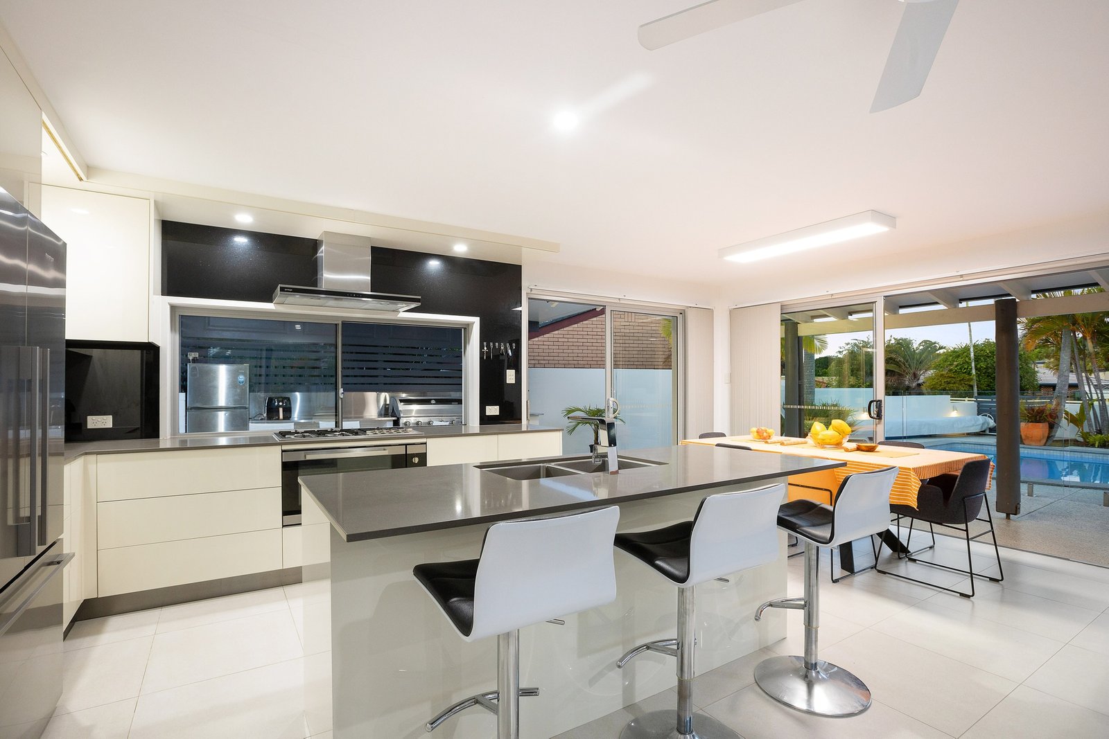 1 Koolewong Parade ASHMORE 8