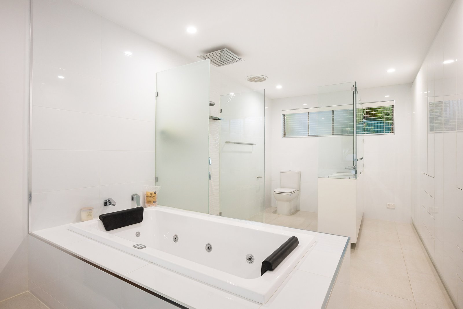 1 Koolewong Parade ASHMORE 13