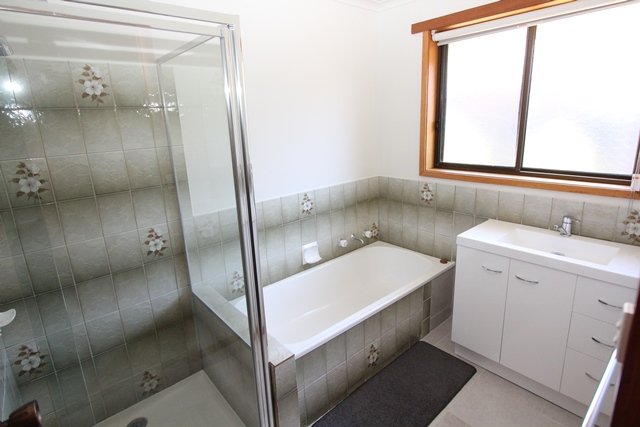 1 Kowree Cres  SEBASTOPOL 9