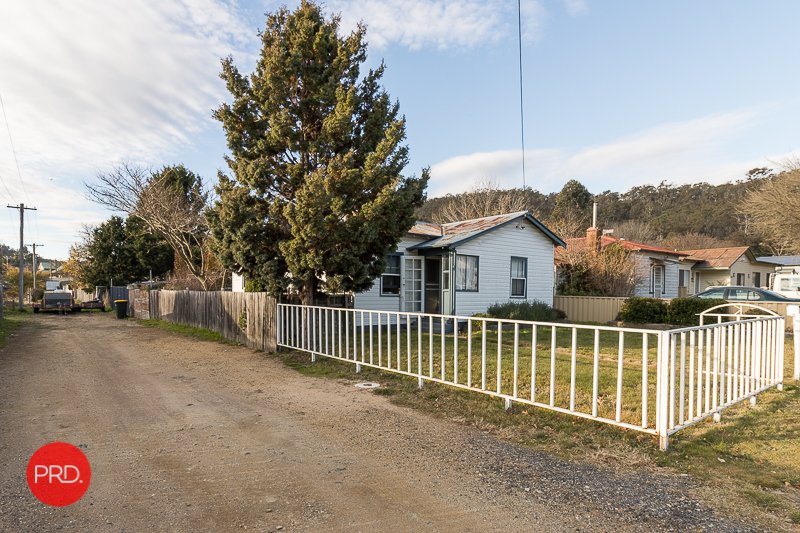 1 Kurrajong Street CAPTAINS FLAT 16